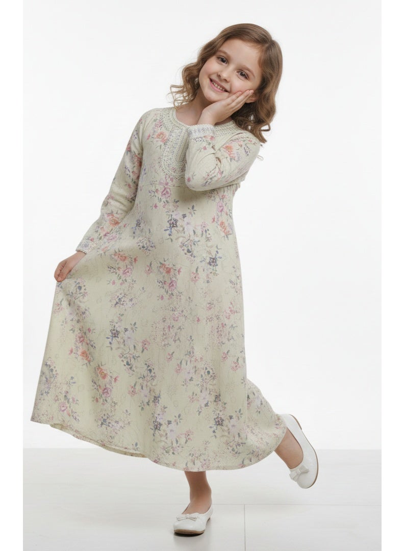 هانا آند سارا جلابية بناتي مطبوعة رقمياً بنقوش زهور باستيل من فيسكوز مريح للمناسبات - Image 3